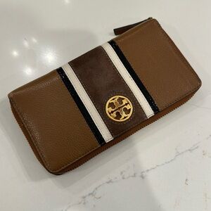Tory Burch wallet